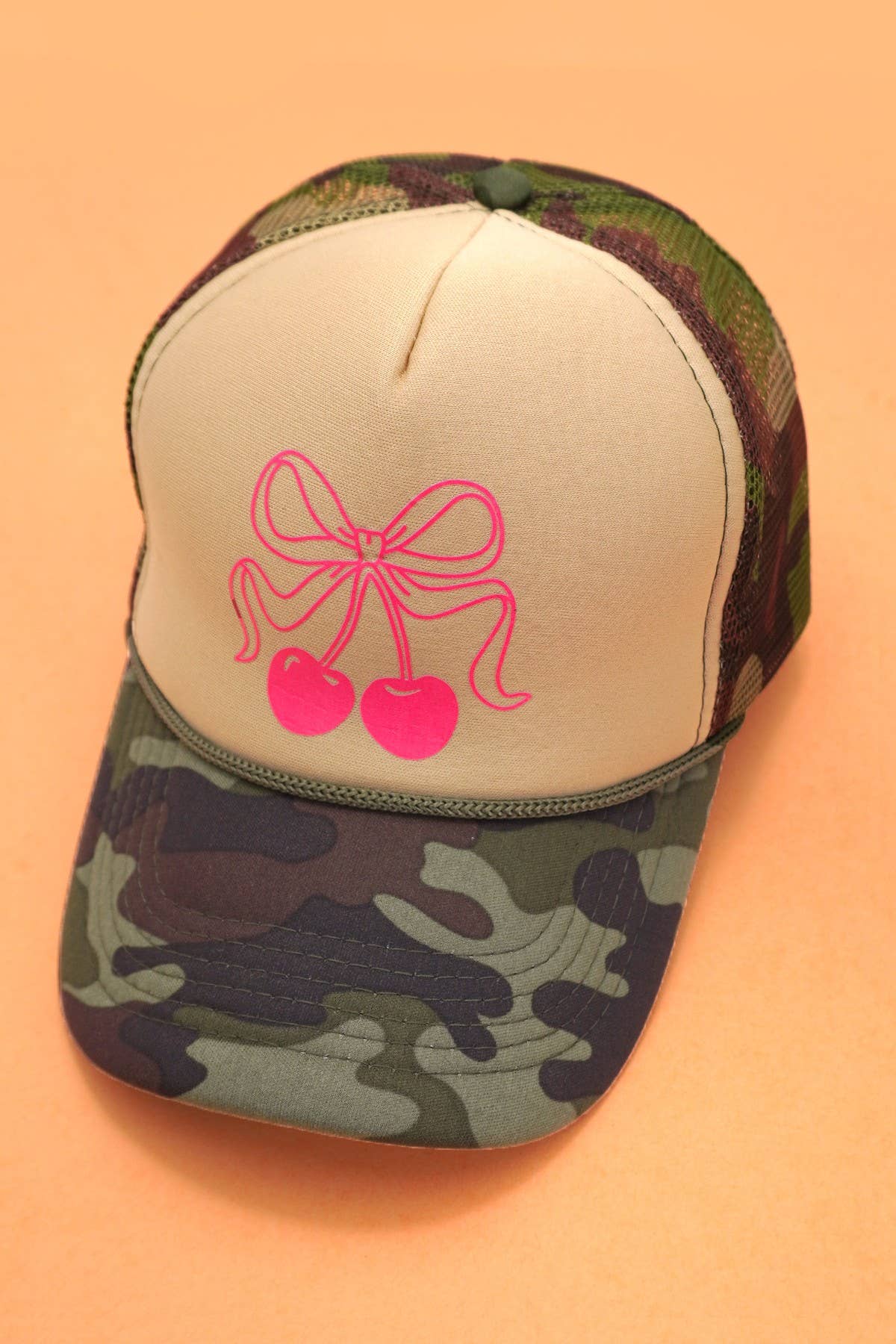 TRUCKER HAT BOW CHERRY CAMOUFLAGE CAP