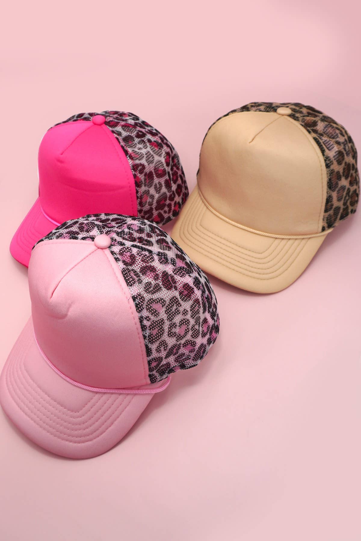 TRUCKER HAT CHECKER FOAM FRONT ANIMAL MESH CAP