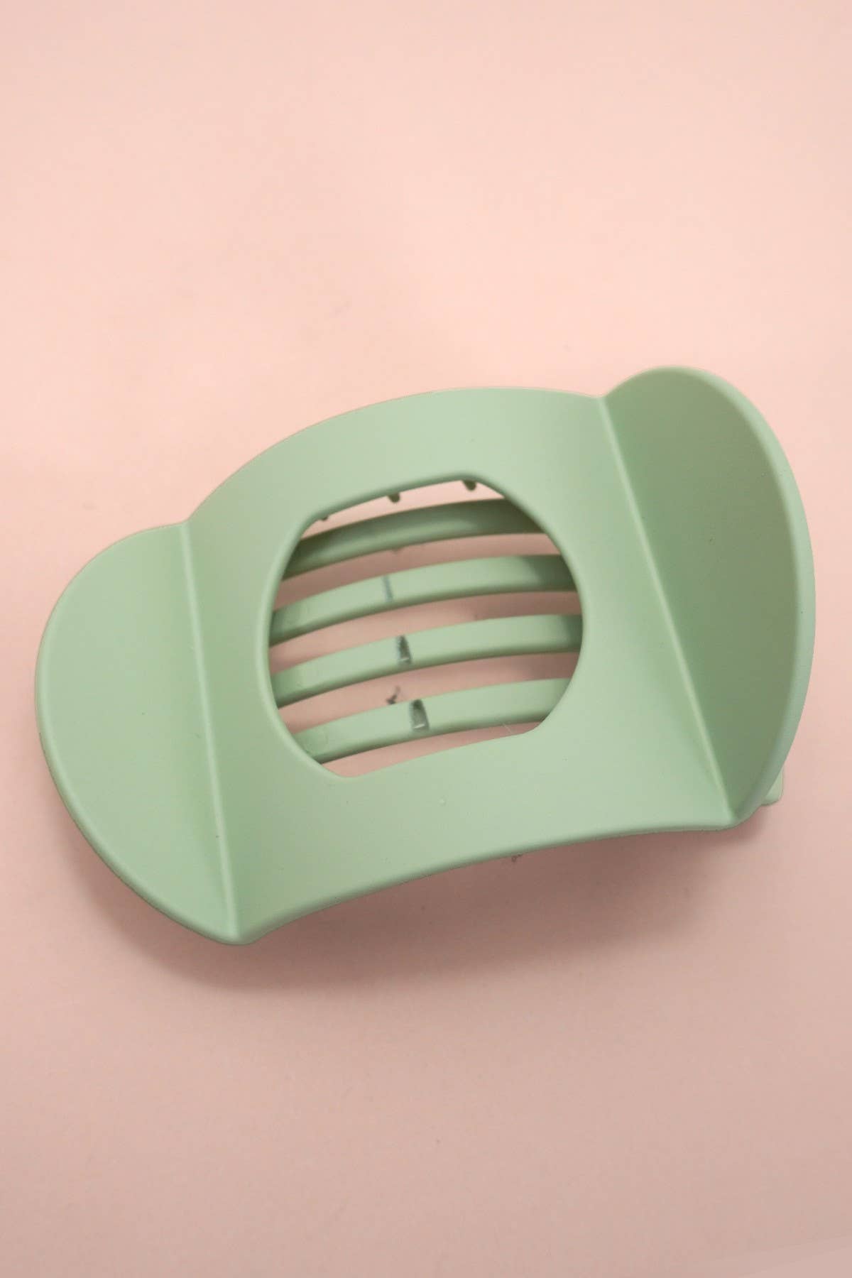 LAY FLAT LARGE HAIR CLAW CLIPS FOR SECURE STYLING