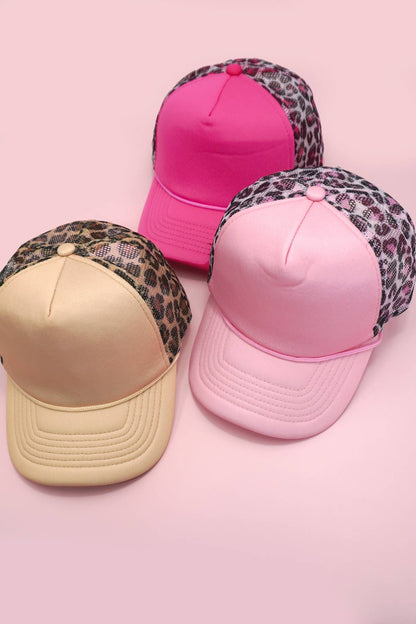 TRUCKER HAT CHECKER FOAM FRONT ANIMAL MESH CAP