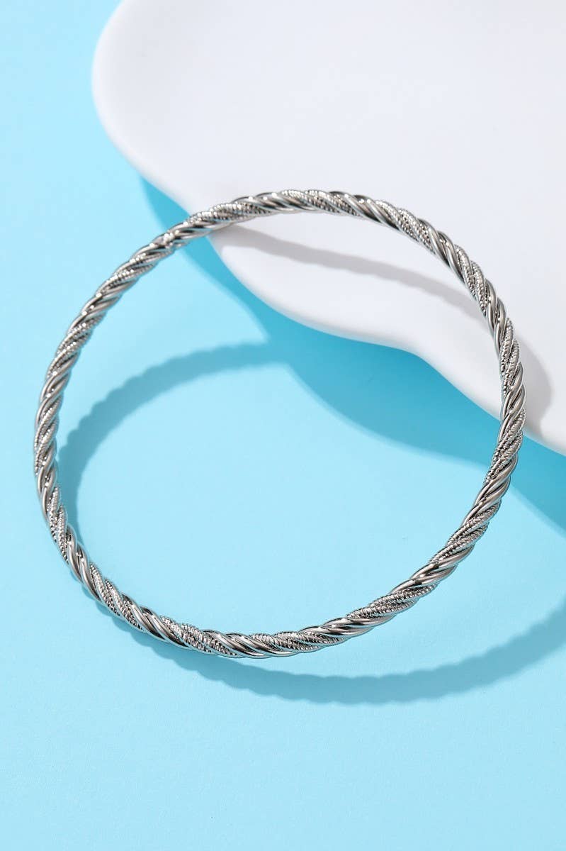 18K NON-TARNISH WATERPROOF STAINLESS STEEL BANGLE