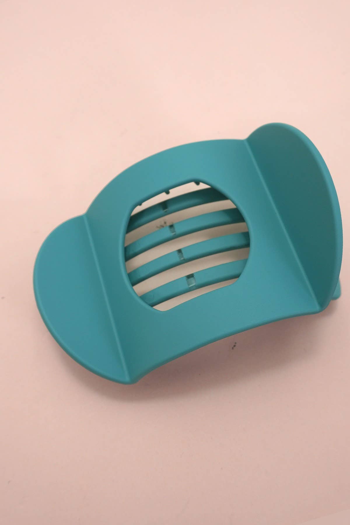 LAY FLAT LARGE HAIR CLAW CLIPS FOR SECURE STYLING